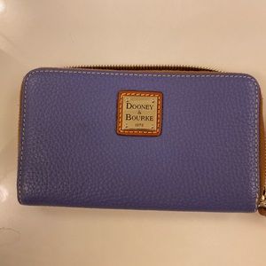 Dooney & Bourke wristlet